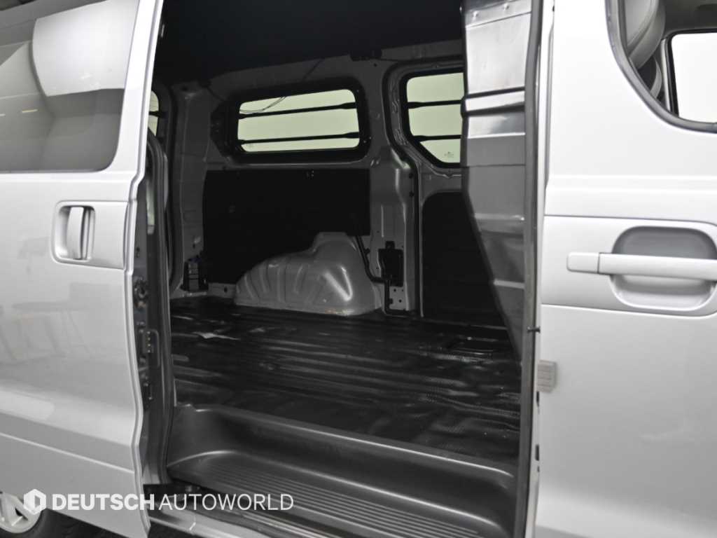Hyundai Starex — photo 12