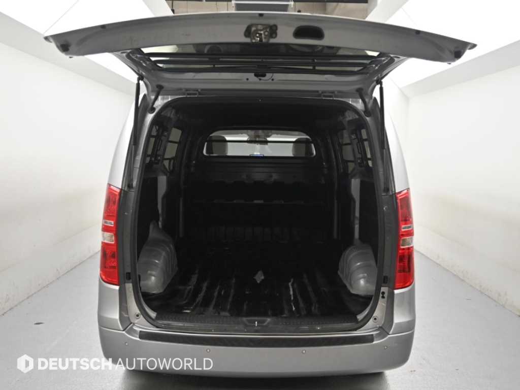 Hyundai Starex — photo 19