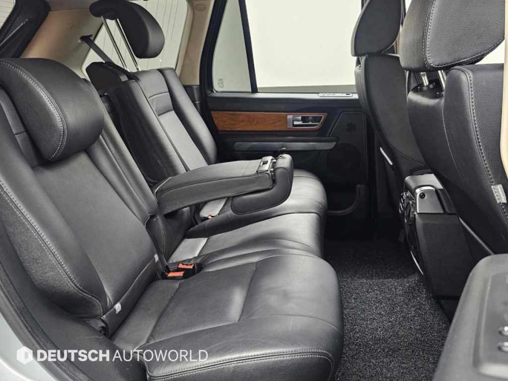 Land Rover Range Rover Sport — photo 12