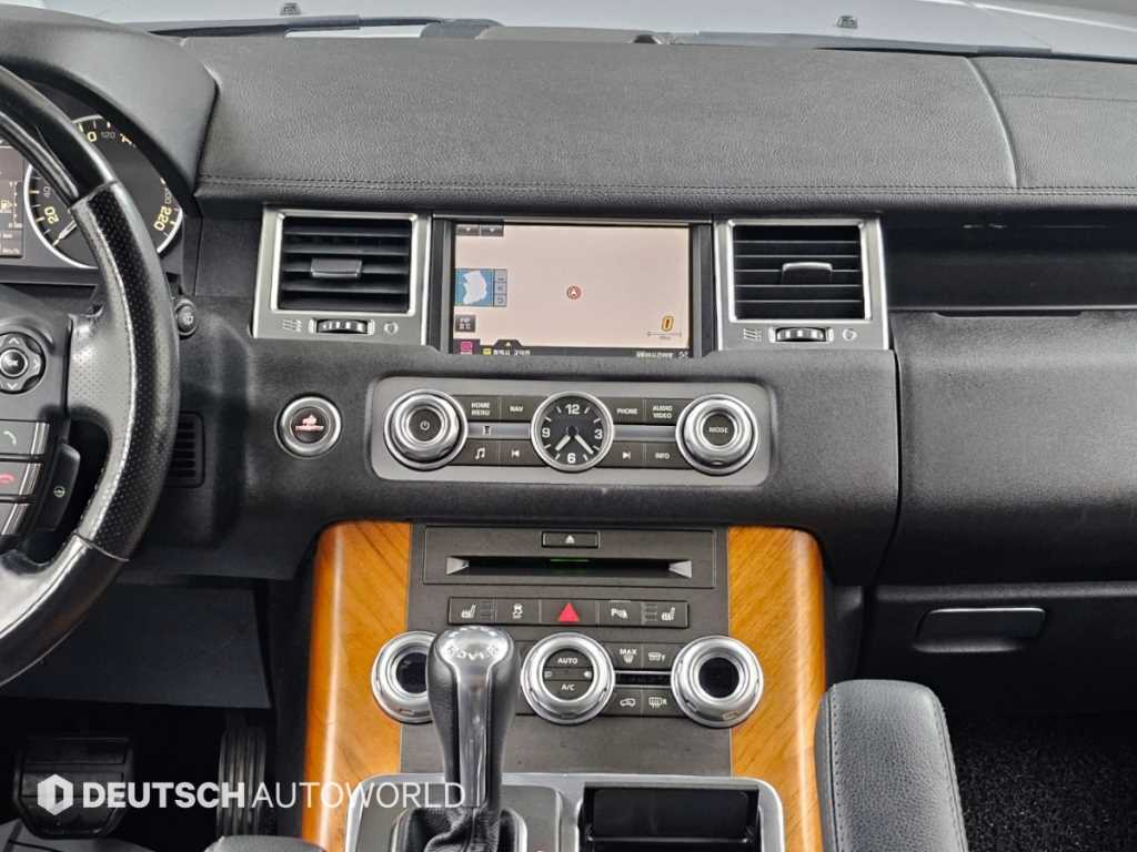 Land Rover Range Rover Sport — photo 14
