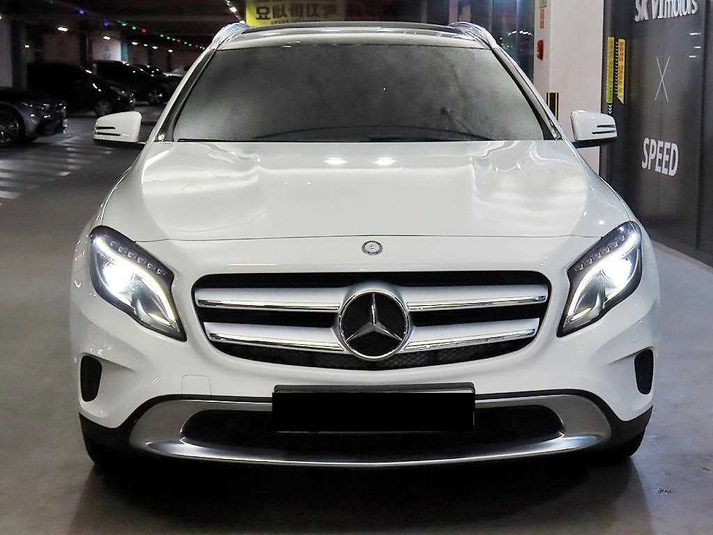 Mercedes-Benz GLA-Class — photo 02