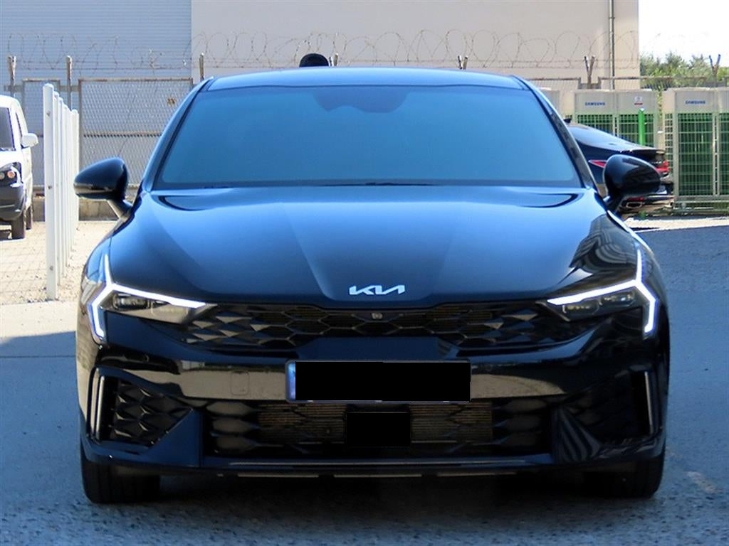 Kia K5 — photo 01