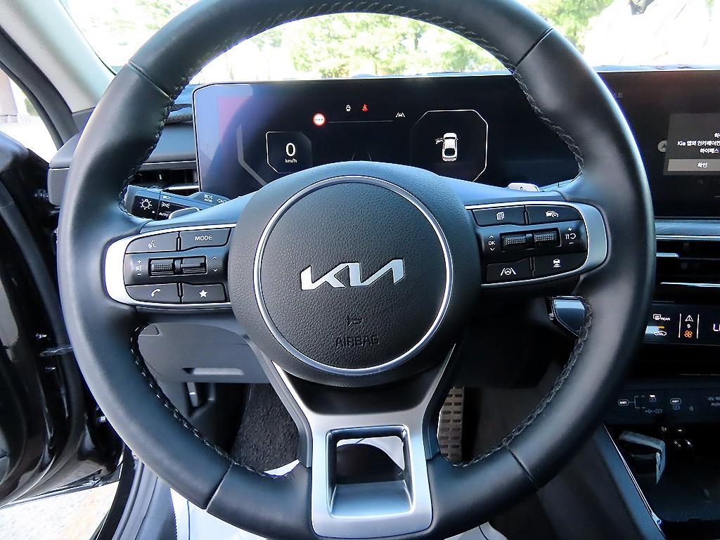 Kia K5 — photo 08