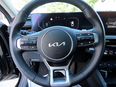Kia K5 — photo 08