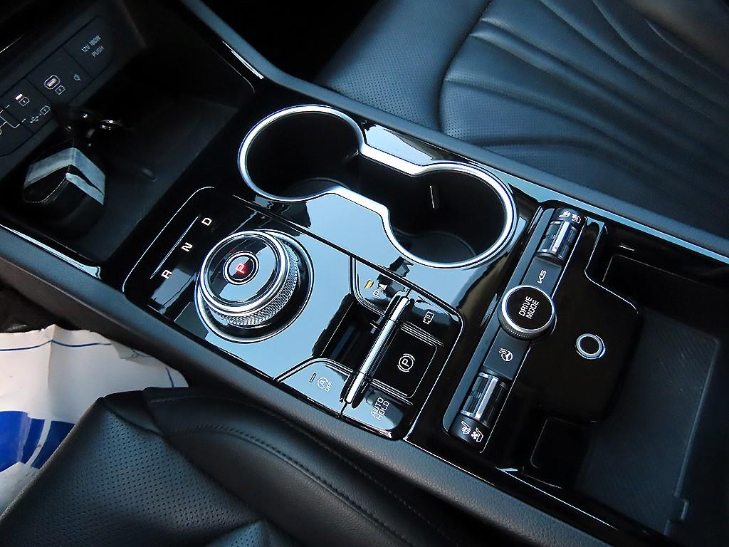 Kia K5 — photo 10