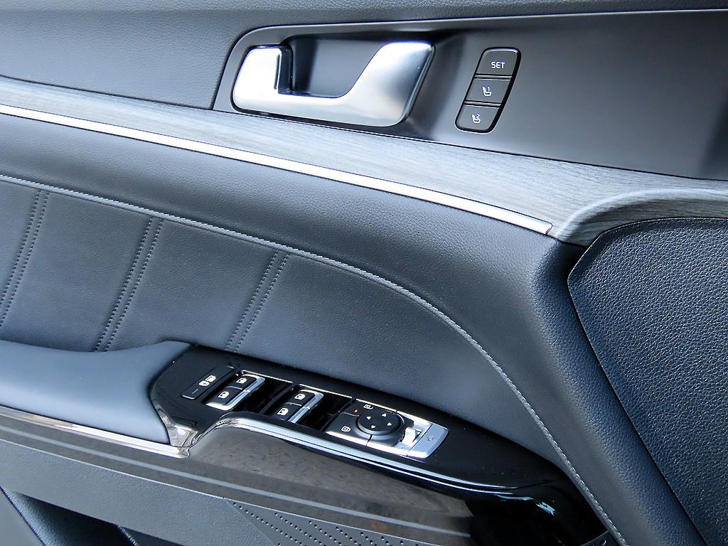 Kia K5 — photo 11