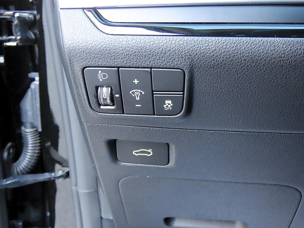 Kia K5 — photo 12