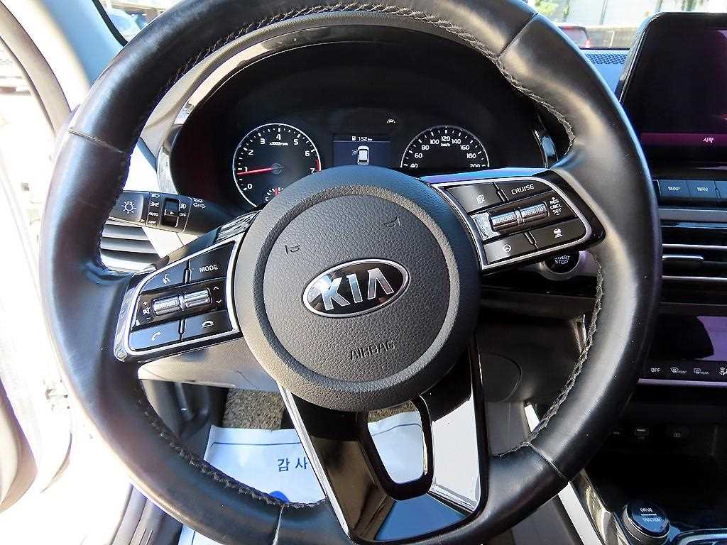 Kia Seltos — photo 08
