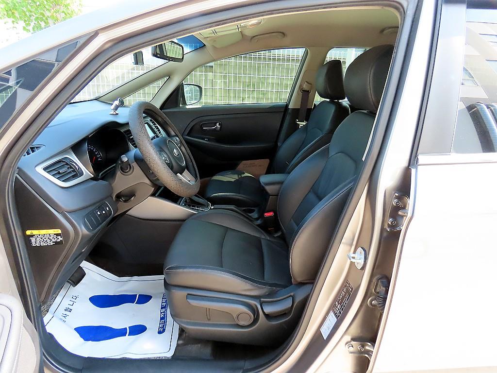 Kia Carens — photo 05