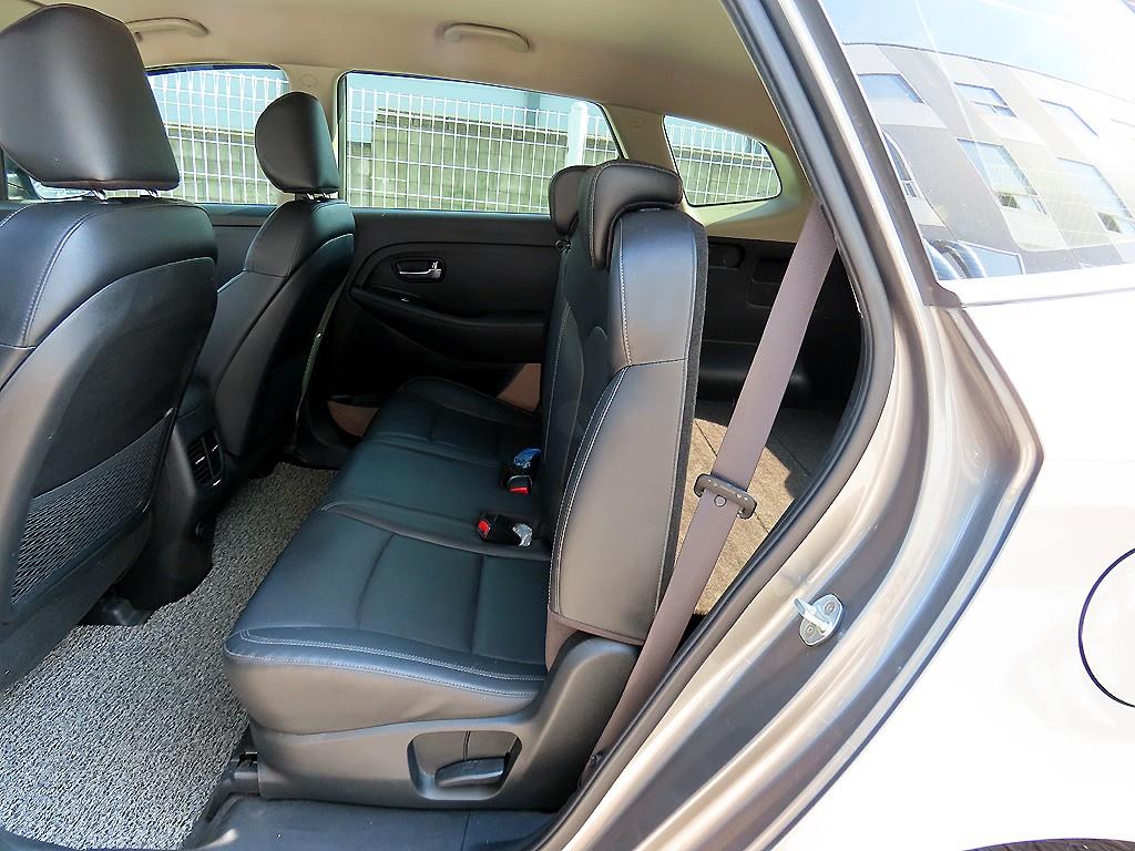 Kia Carens — photo 06