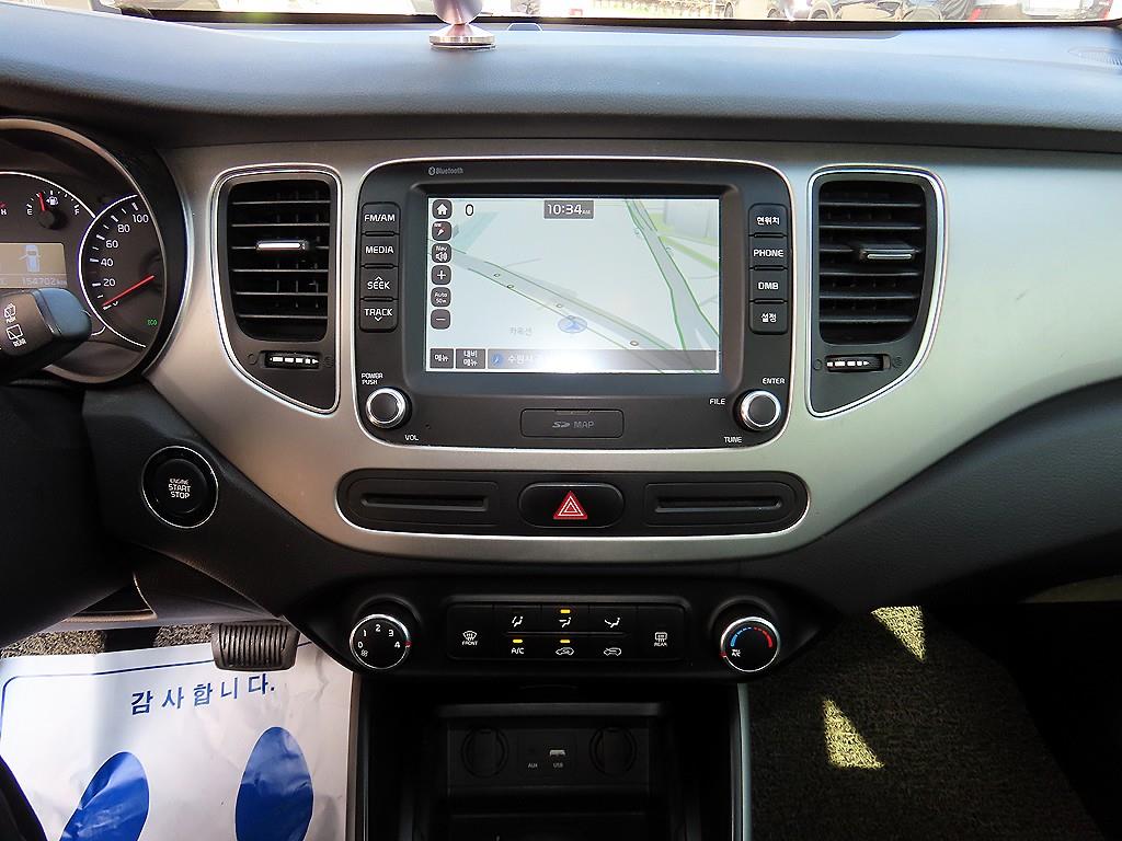 Kia Carens — photo 13