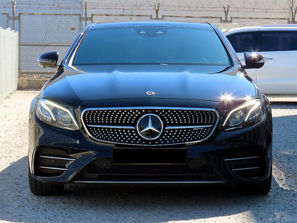 Mercedes-Benz E-Class — photo 01