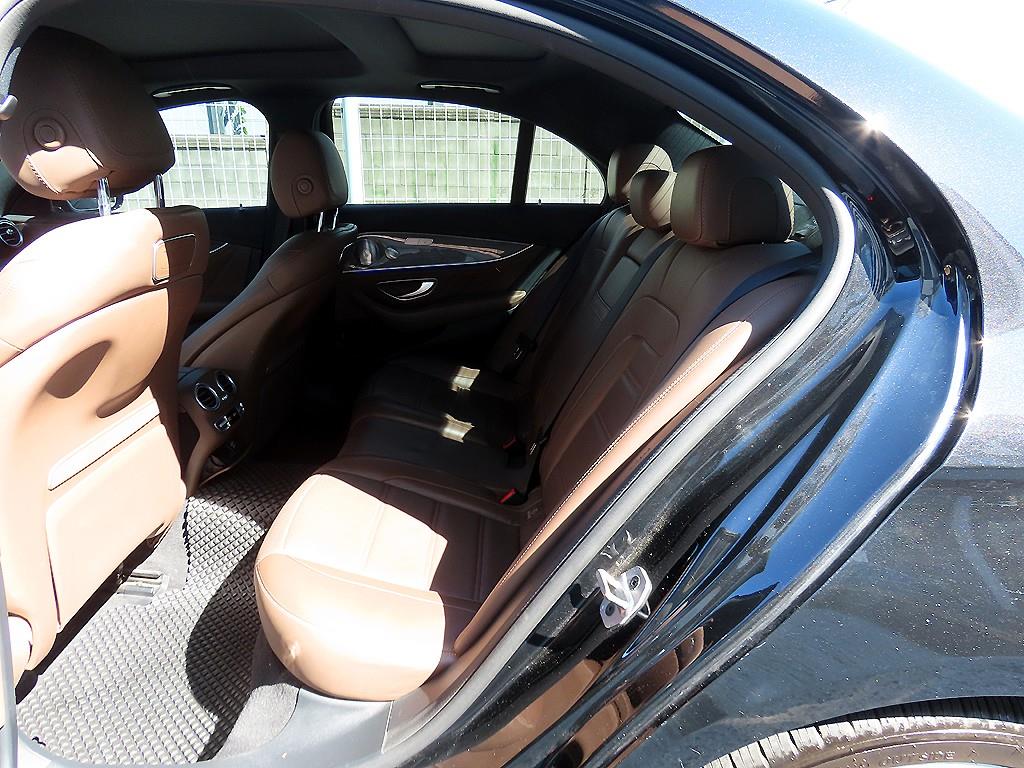 Mercedes-Benz E-Class — photo 06