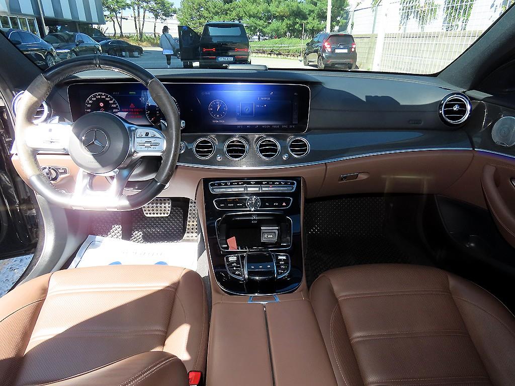 Mercedes-Benz E-Class — photo 07
