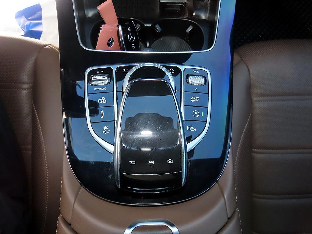 Mercedes-Benz E-Class — photo 13