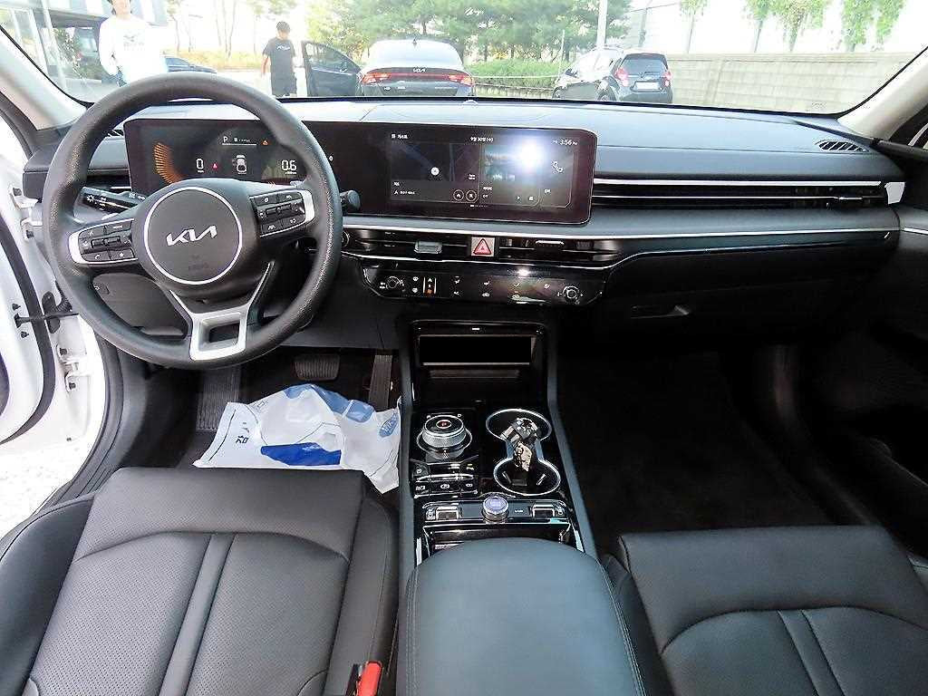 Kia K5 — photo 07