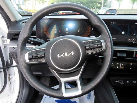 Kia K5 — photo 08