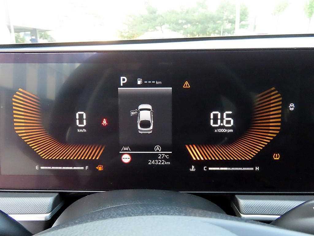 Kia K5 — photo 09