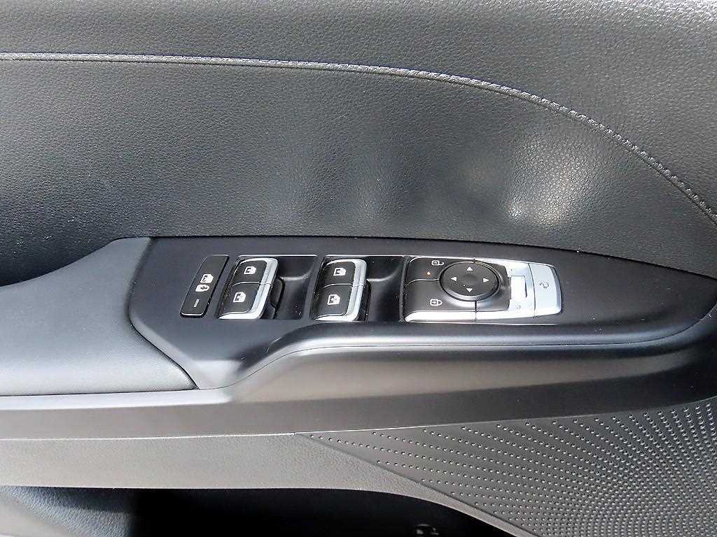 Kia K5 — photo 11
