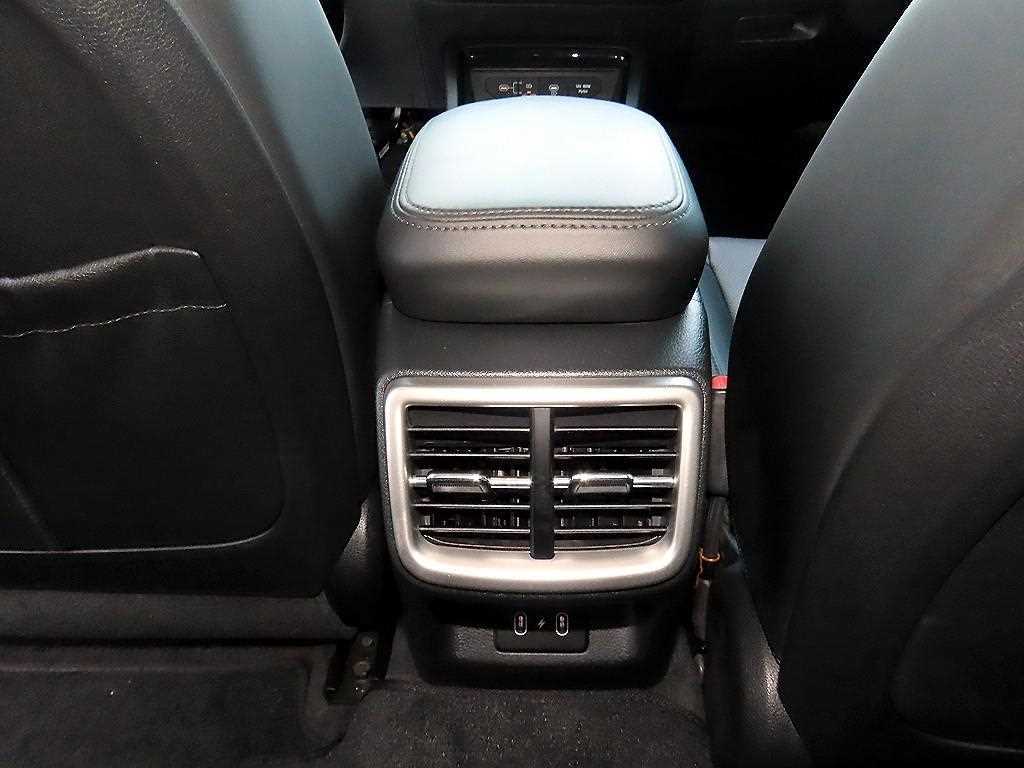 Kia K5 — photo 17