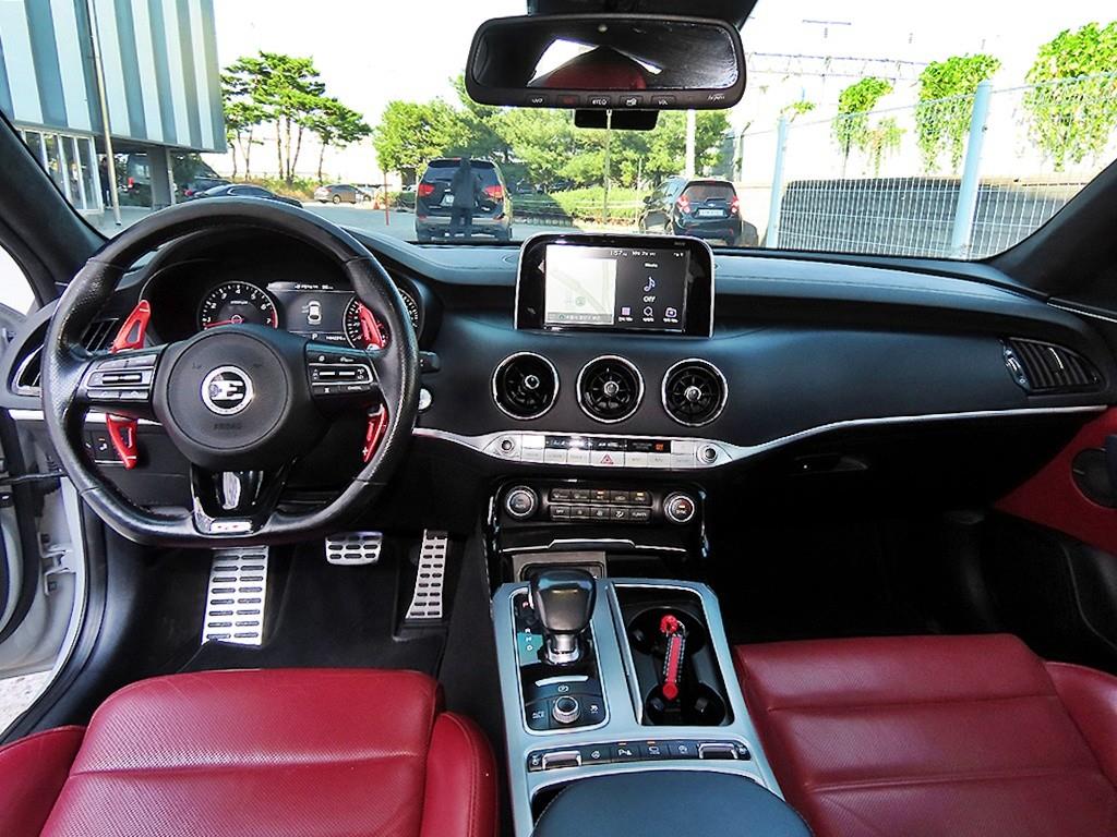 Kia Stinger — photo 07