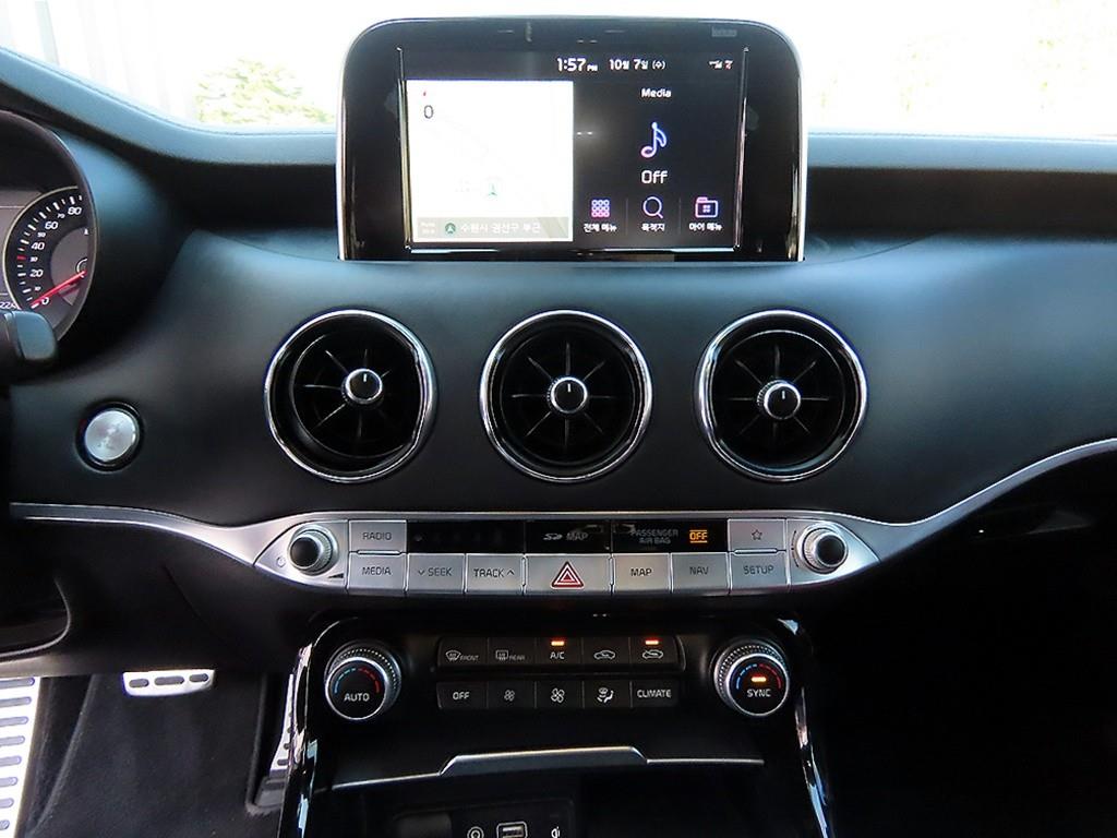 Kia Stinger — photo 13