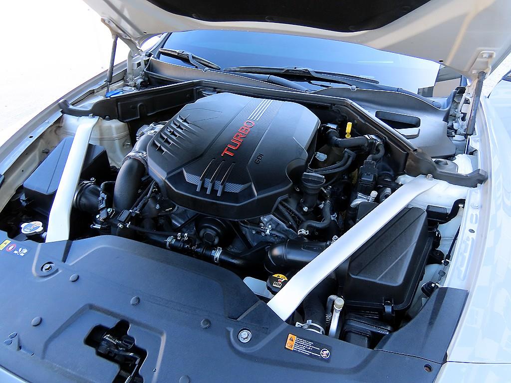 Kia Stinger — photo 19