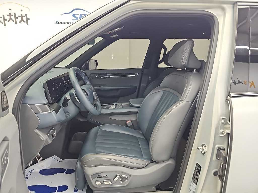 Kia EV9 — photo 11