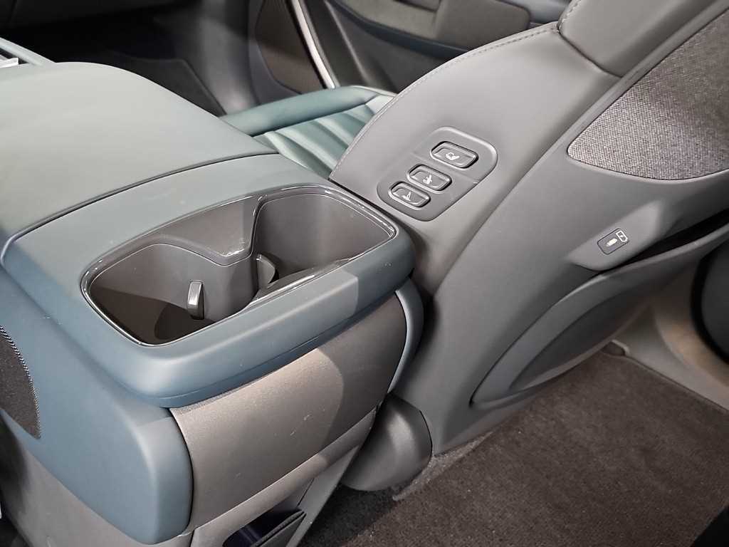 Kia EV9 — photo 13