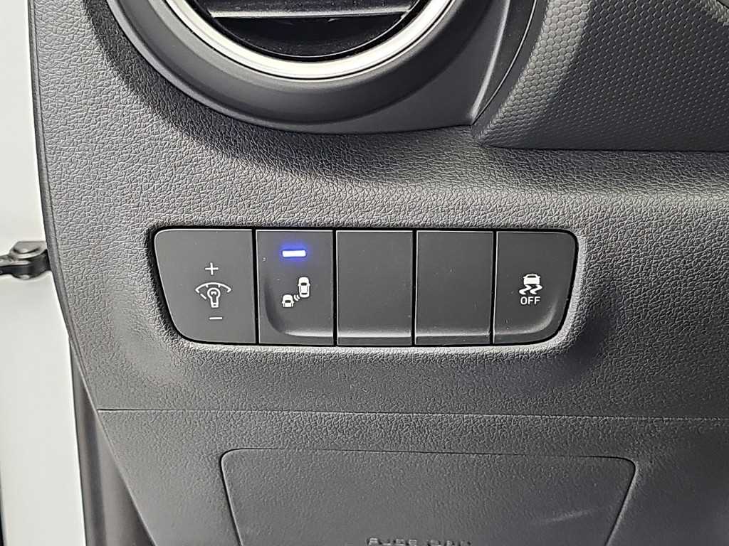 Hyundai Kona — photo 17
