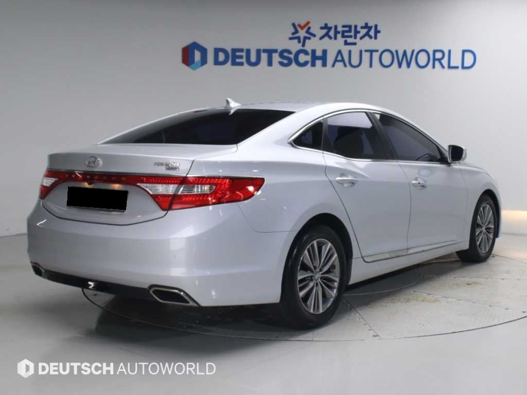 Hyundai Grandeur — photo 02