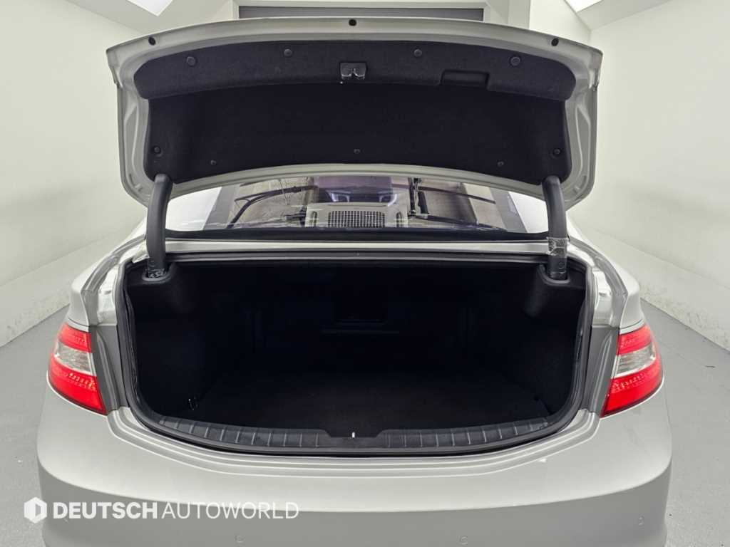 Hyundai Grandeur — photo 19
