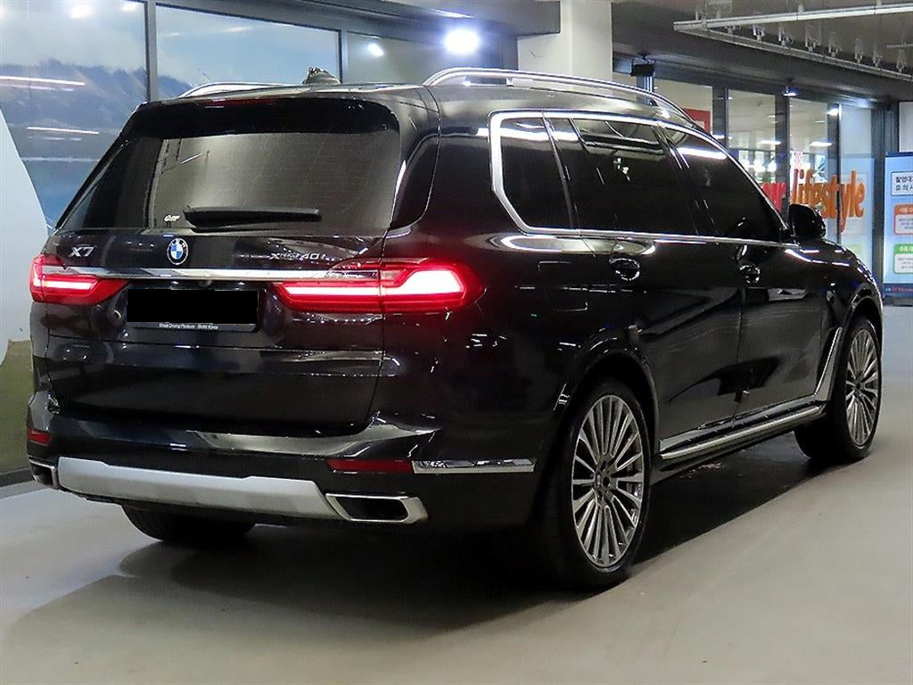 BMW X7 — photo 04
