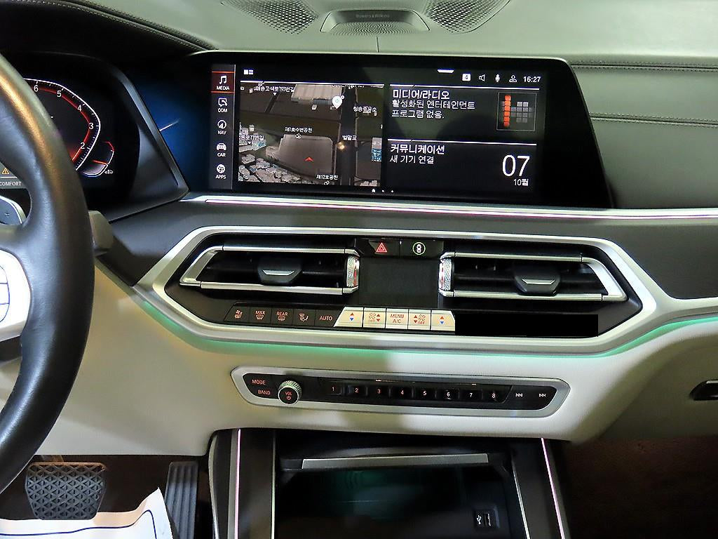 BMW X7 — photo 11