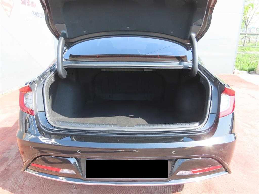 Hyundai Sonata — photo 05