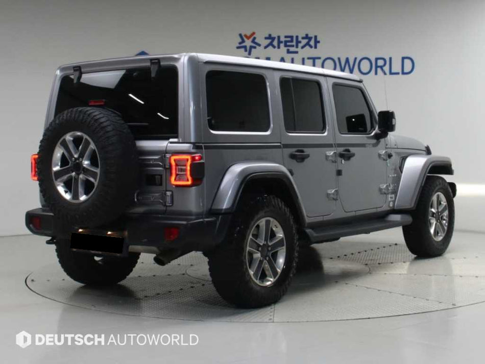 Jeep Wrangler — photo 02