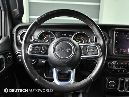 Jeep Wrangler — photo 13