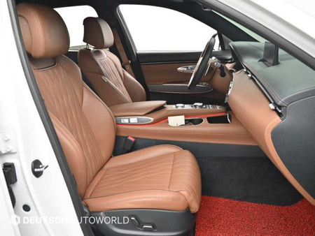 Genesis GV70 — photo 11