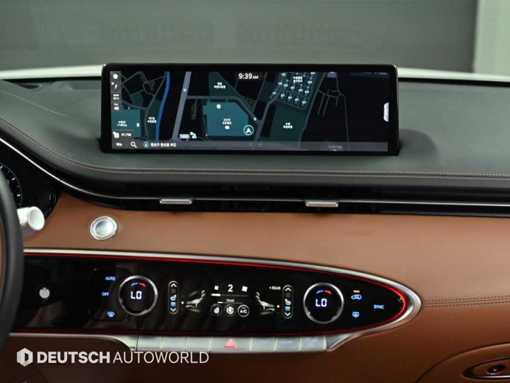 Genesis GV70 — photo 15