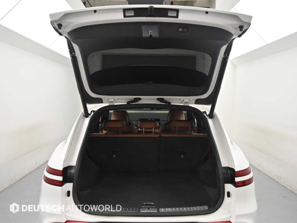 Genesis GV70 — photo 20