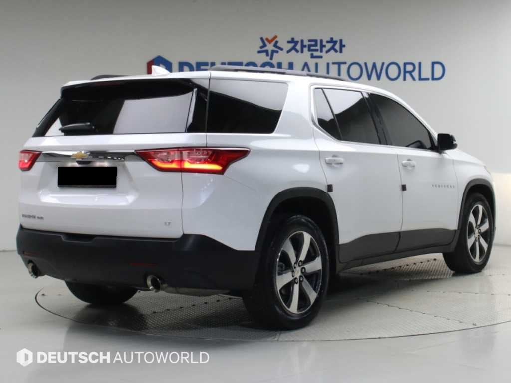 CHEVROLET Traverse — photo 02