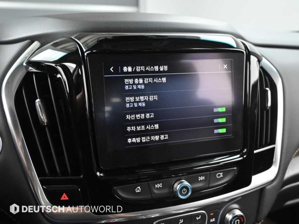 CHEVROLET Traverse — photo 16