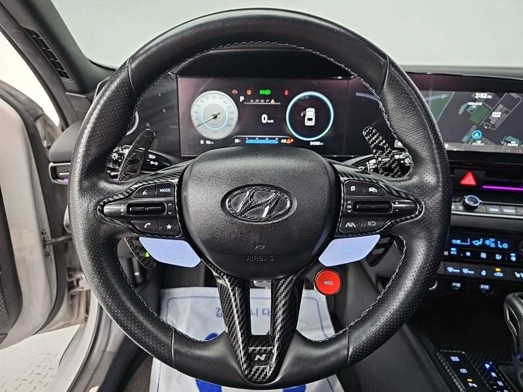 Hyundai Avante — photo 09