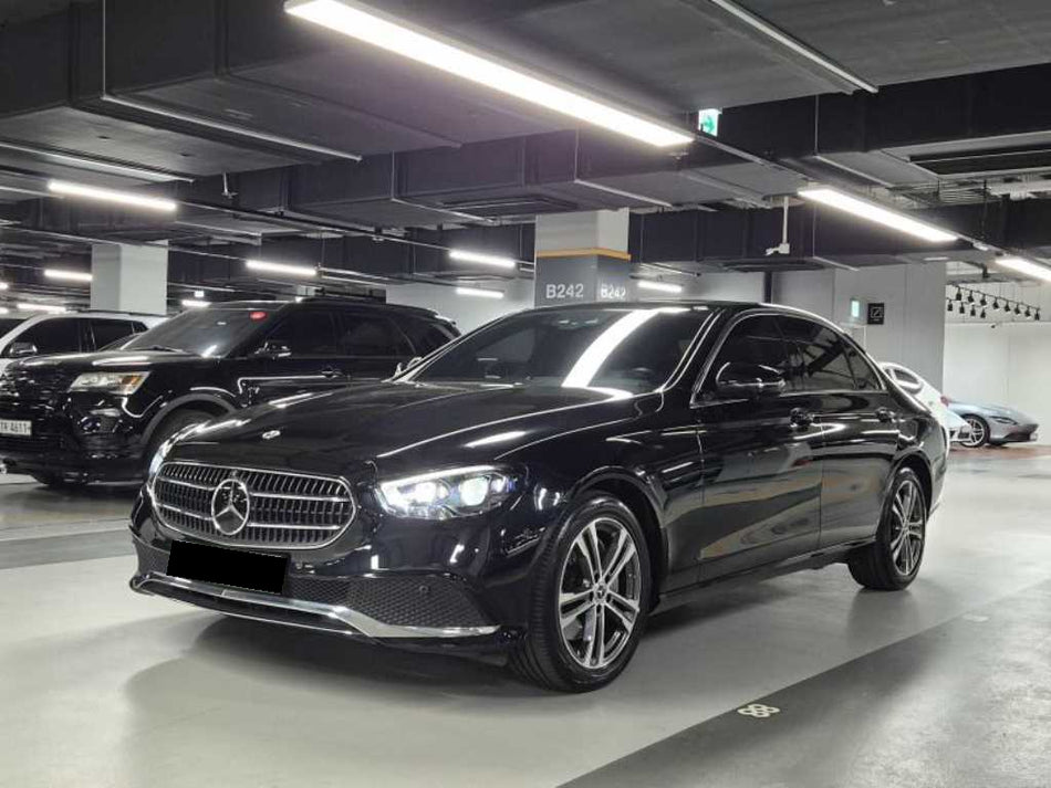 Mercedes-Benz E-Class — photo 01