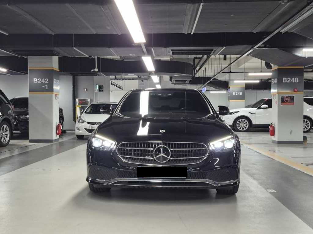 Mercedes-Benz E-Class — photo 02
