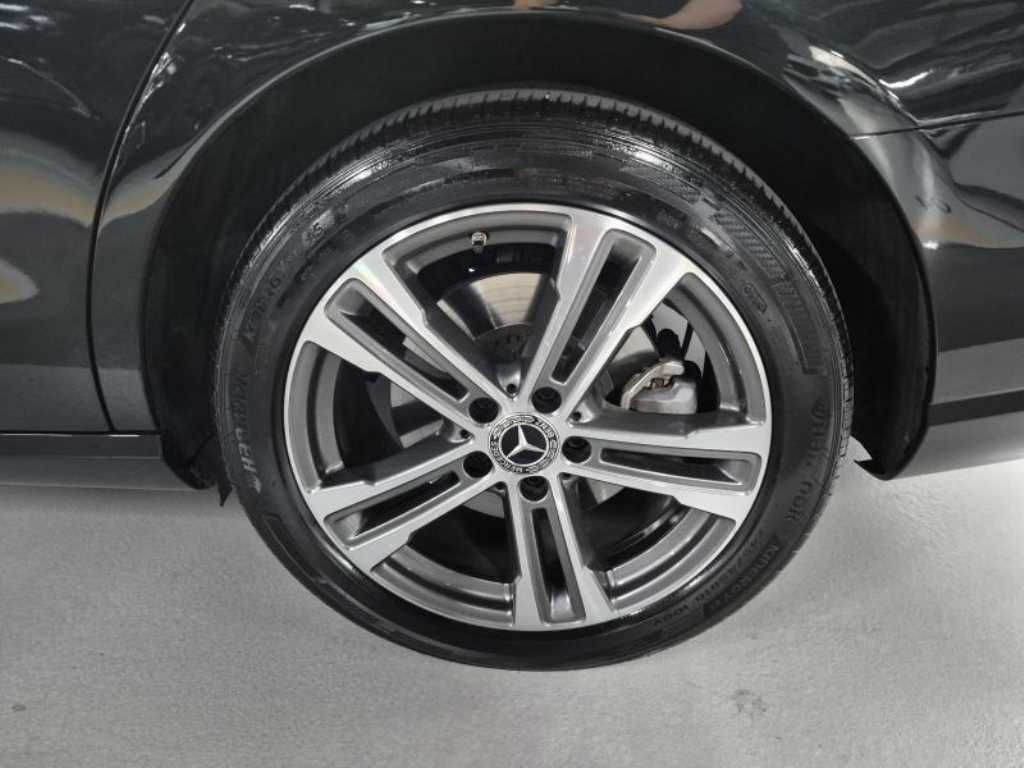 Mercedes-Benz E-Class — photo 05
