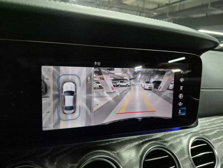 Mercedes-Benz E-Class — photo 15