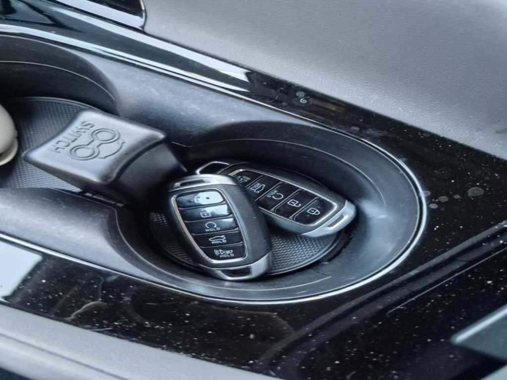 Hyundai Avante — photo 02