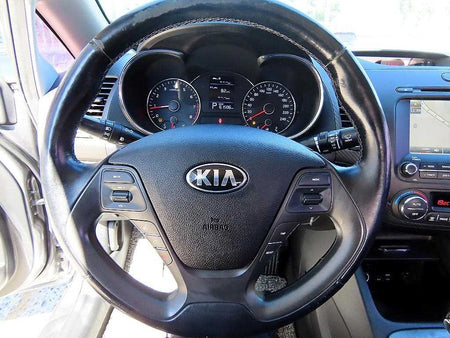 Kia K3 — photo 08