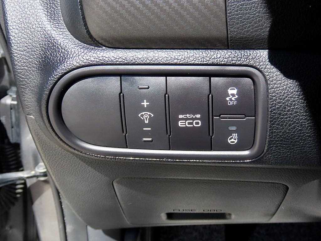 Kia K3 — photo 12